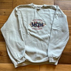 Vtg Simpson college MOM sweatshirt.